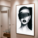 Quadro Decorativo Mulher - Enigma Tons Preto e Branco