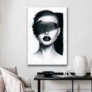 Quadro Decorativo Mulher - Enigma Tons Preto e Branco