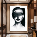 Quadro Decorativo Mulher - Enigma Tons Preto e Branco