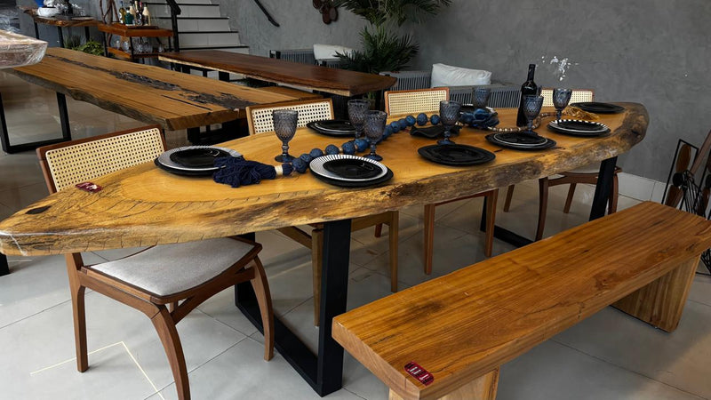 Mesa de Madeira Maciça Oval